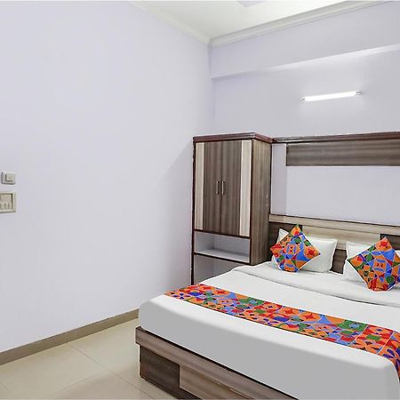 Hotel The Golden Bird Агра Экстерьер фото