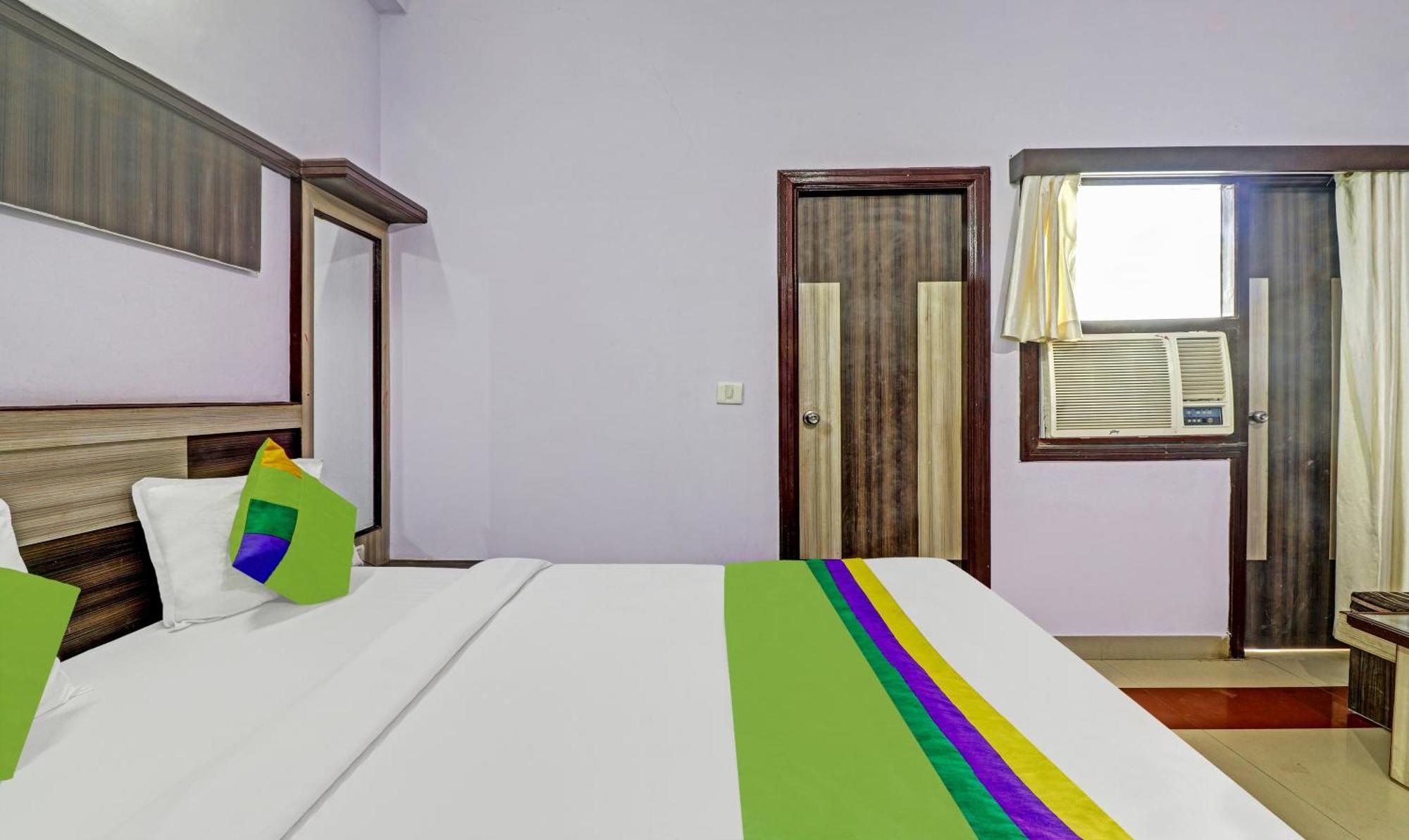 Hotel The Golden Bird Агра Экстерьер фото