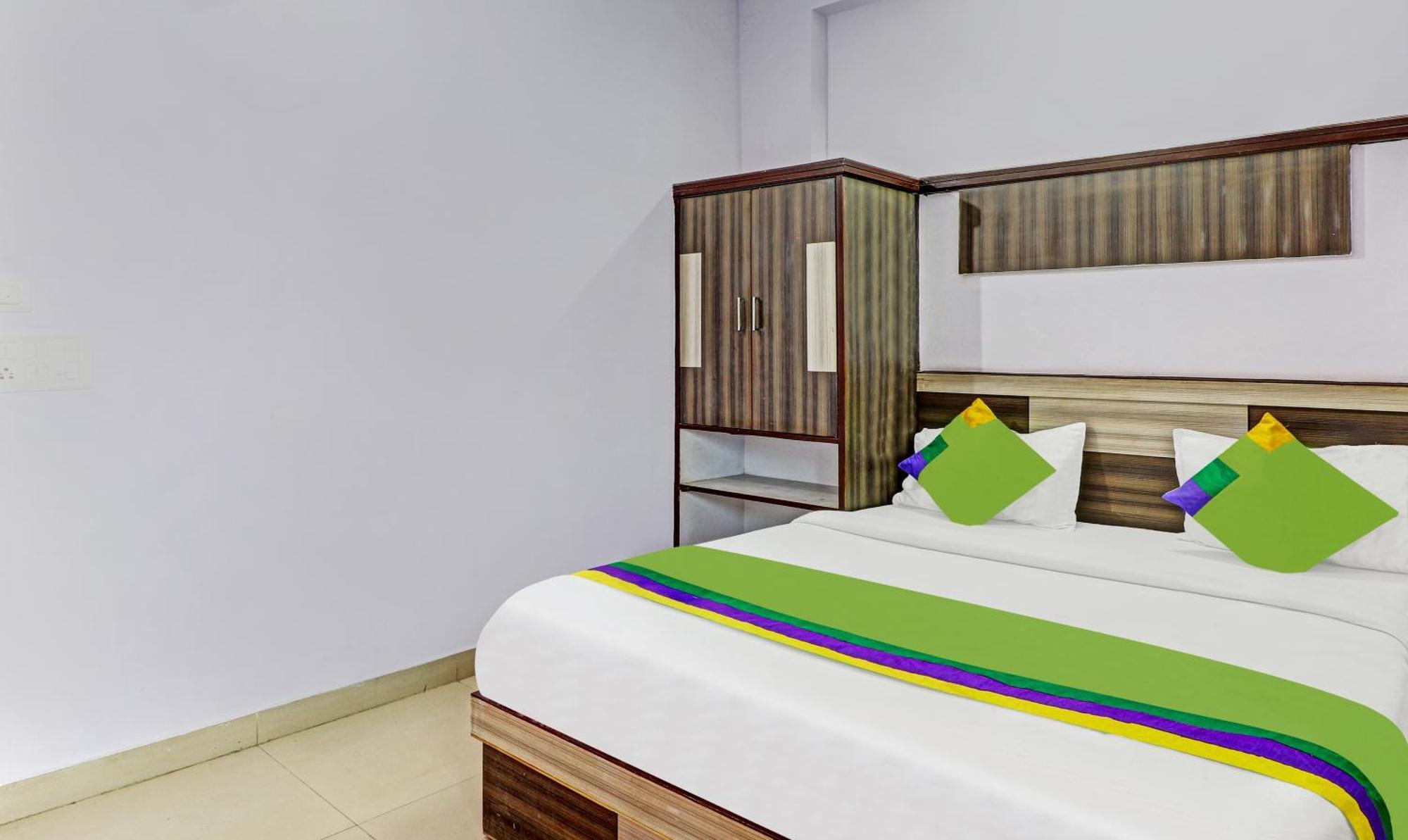 Hotel The Golden Bird Агра Экстерьер фото