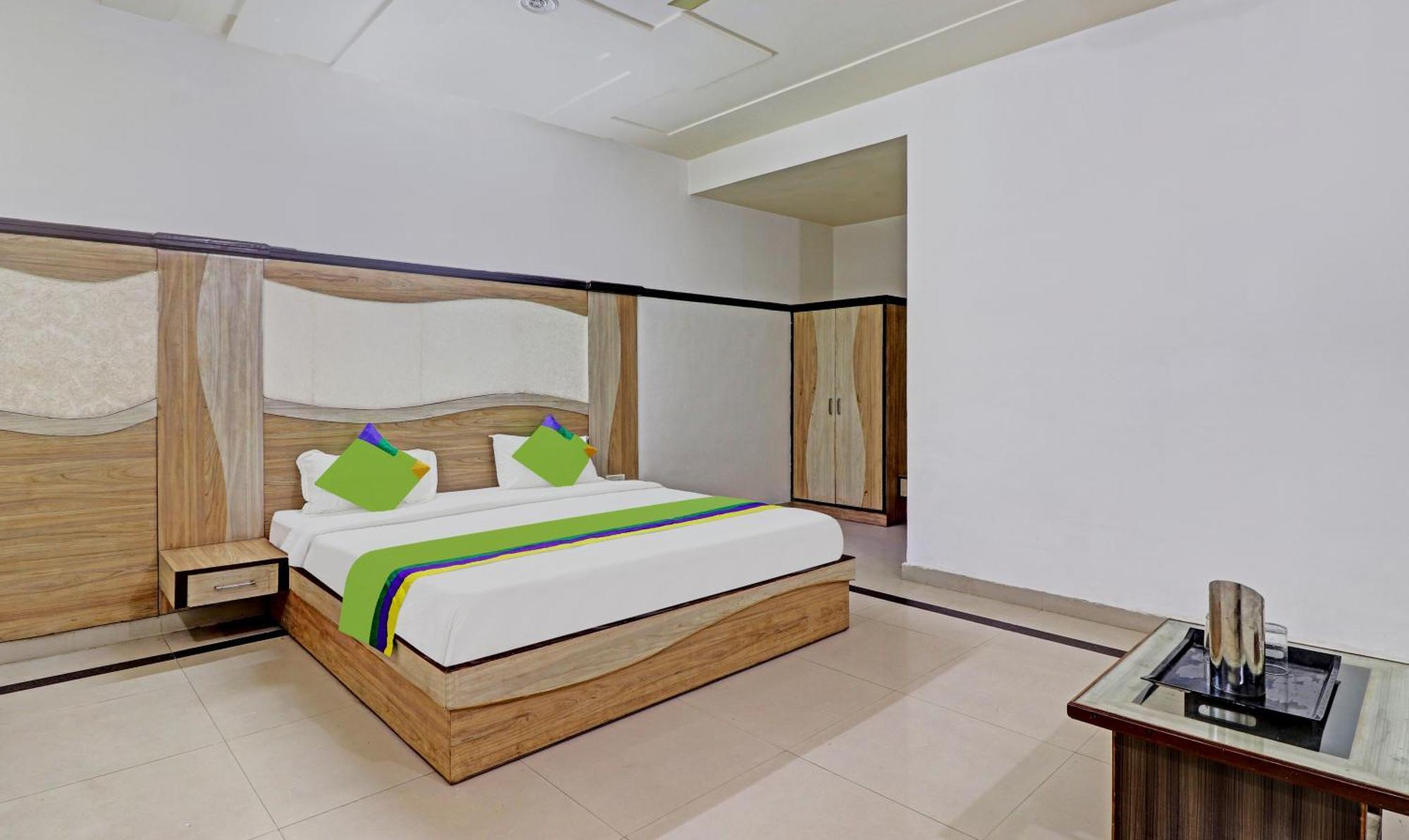 Hotel The Golden Bird Агра Экстерьер фото